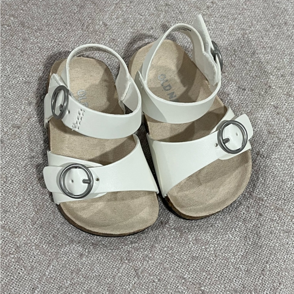 VEUC White Baby Sandals